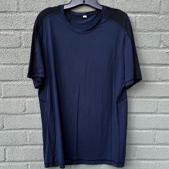 Lululemon Surge Float Running Tech Shirt in Navy Blue & Black | Size Large - Picture 1 of 7